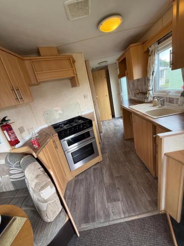 Η κουζίνα ή μικρή κουζίνα στο Coastal getaways- Skegness parkdean southview