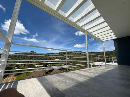 Imagen de la galería de Villa de lujo con piscina, jacuzzi y vista maravillosa, en El Peñol