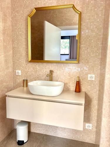 Salle de bains dans l'établissement Hôtel Villa Martini