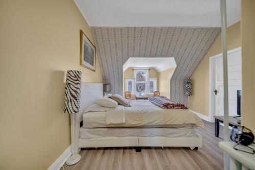 Gallery image of Marmora and Lake Inn Budget Rooms in Marmora