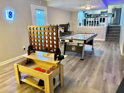 Φωτογραφία από το άλμπουμ του Vintage Queen Suite - 7 Mins From ATL Airport σε Riverdale