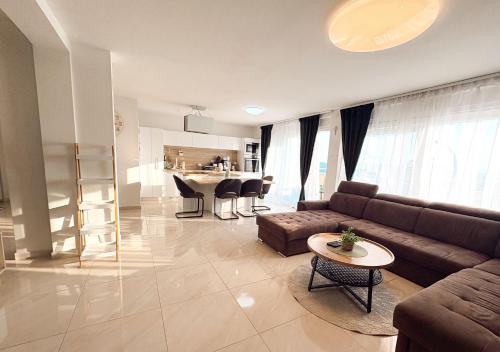 L&T Crikvenica