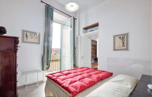 2 Bedroom Cozy Apartment In Napoli