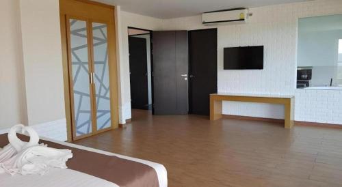 Televisyen dan/atau pusat hiburan di The Vista Hotel By Satit Group