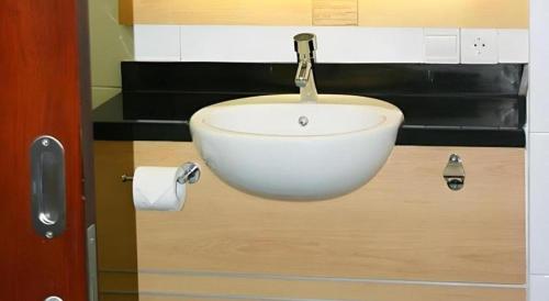 Φωτογραφία από το άλμπουμ του Sub City Hotel στη Σουραμπάγια