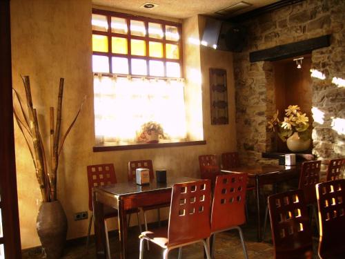 Hostal Restaurante Arangoitiにあるシーティングエリア