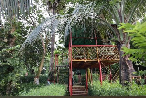 Aed väljaspool majutusasutust Sukh Sagar Resort