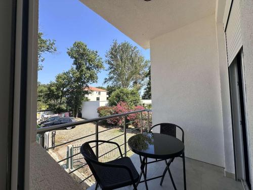 Balkoni atau teres di GIS Villa