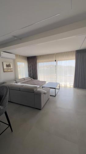 Postel nebo postele na pokoji v ubytování CasaMare Lagonisi Athens Riviera Luxury modern villas apartment's