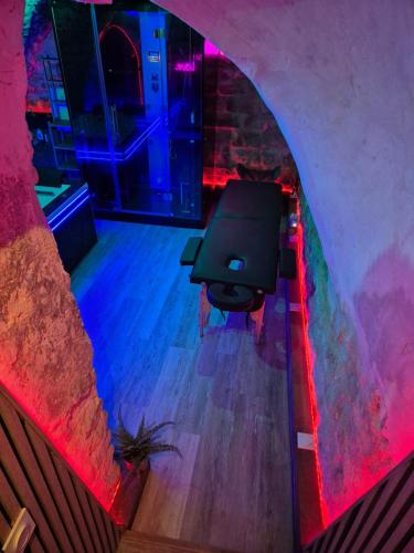 Μια τηλεόραση ή/και κέντρο ψυχαγωγίας στο escapespaparis