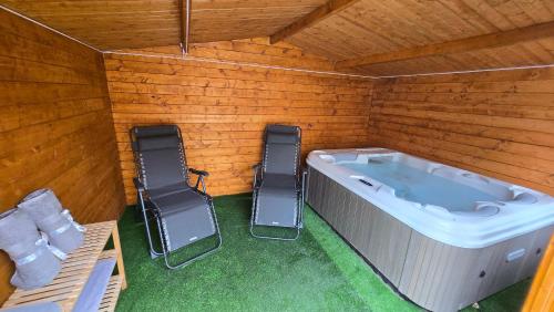 Φωτογραφία από το άλμπουμ του Le Gîte de Clément avec Spa privatif σε Courset