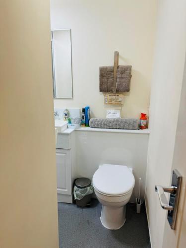 Bilik mandi di Calm Oasis Honley Bridge