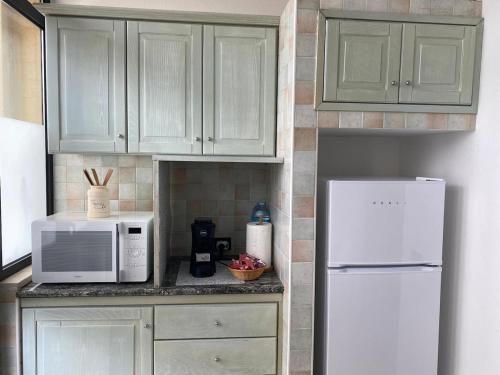 Dapur atau dapur kecil di Casa Pat - 5 minutes from the sea