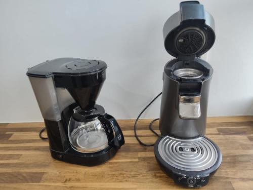 Příslušenství pro přípravu čaje a kávy v ubytování appartement T3 55m2 climatisé, Port deToulon