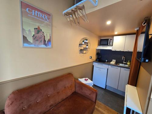 1G- Studio tout equipé proche de la scène musicale