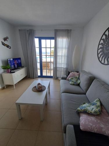 T2 RESIDENCE ATALAYA PUERTO DEL CARMEN LANZAROTE NOUVEAU appartement entièrement rénove