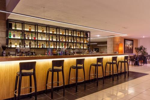 El lounge o bar de Athena Hotel