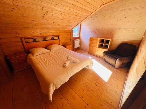 Una cama o camas en una habitación de Chalet 6 dans les Pyrénées proche d'Andorre