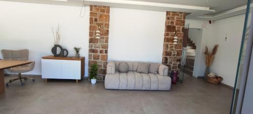 Gallery image of Axopetra Boutique Hotel in Agiassos