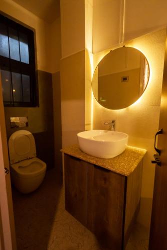 Ένα μπάνιο στο Luxe Haven Homestay