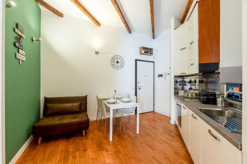 Stylish Apt with Balcony - Brera