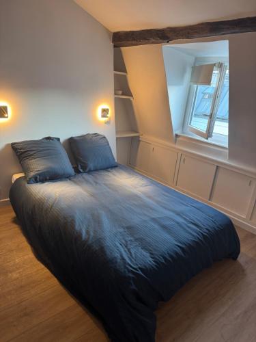 70 m2, Renovated, Perfect Location in central Paris