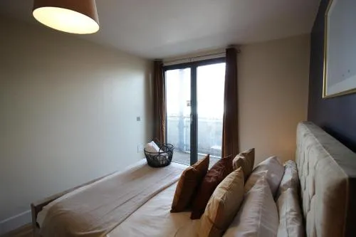 Central Birmingham Apartment with Balcony & Netflix photo 9