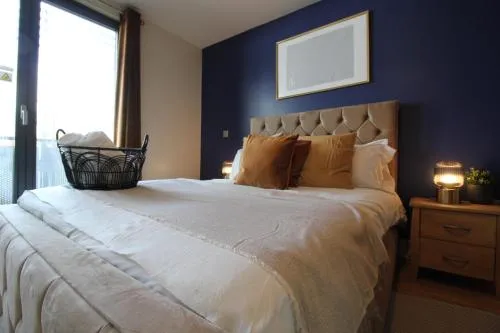 Central Birmingham Apartment with Balcony & Netflix photo 11