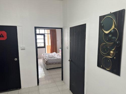 Ένα ή περισσότερα κρεβάτια σε δωμάτιο στο Bestin Karon1 - 1 min from the beach, pet friendly TF