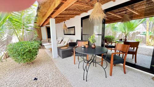 Istumisnurk majutusasutuses Villa Chanalu
