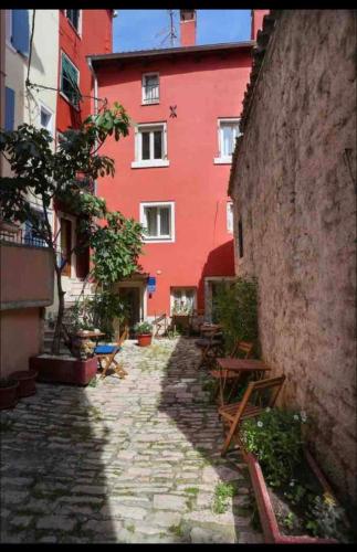 Allegre Old Town 1