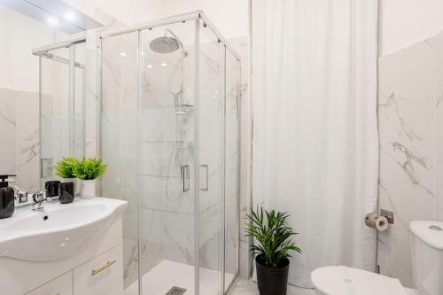 Vatican Area Stylish 2BR Fast WiFi & AC