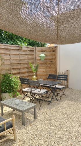 Saskia's loft Mazan -Studio cosy au calme proche du Ventoux