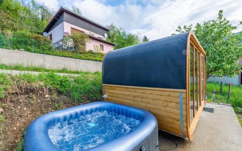 Φωτογραφία από το άλμπουμ του La Ressource Malix XXL, EVJF relax, spa, view σε La Celle-sous-Gouzon