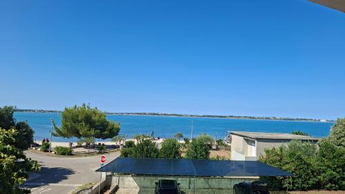 Apartments Elvir Vrsi