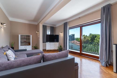 Luxury sea view apartment 20 m from the sea