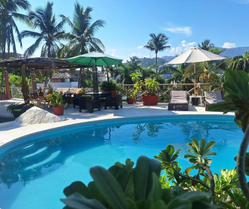 The swimming pool at or close to Casa Breizh