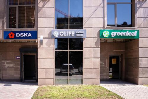 Qlife Capsule Hostel