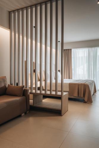 Ruang duduk di Golden Coast Beachfront Resort