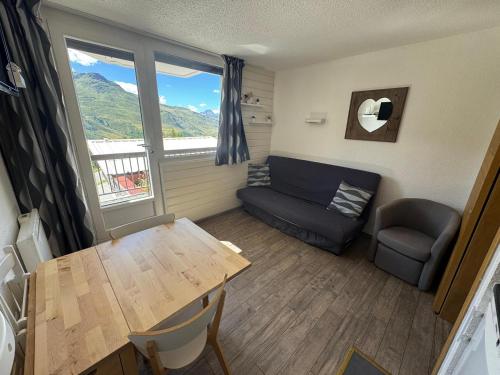 Charmant studio aux Ménuires, proche des pistes, équipé pour 3 personnes avec balcon nord-ouest - FR-1-452-173