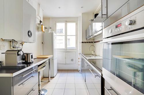 Charming apartment- 2BR-4P- Parc Monceau