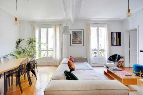 Charming apartment- 2BR-4P- Parc Monceau