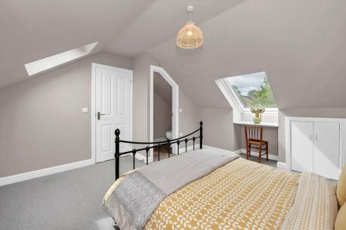 Ένα ή περισσότερα κρεβάτια σε δωμάτιο στο Entire spacious house in BSE