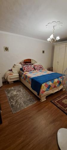 Postel nebo postele na pokoji v ubytování Unique apartment close to Cairo Airport with free airport dropoff 毗邻开罗机场的豪华公寓 提供免费机场交通服务