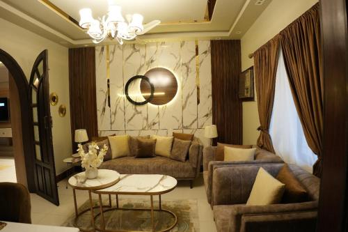 Posezení v ubytování Modern 2BR near Clifton Sea View 5min Netflix, Parking