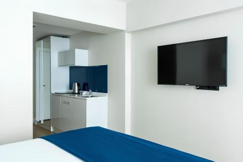 Foto Bathumis asuva majutusasutuse Luxery ApartHotel With Sea View galeriist