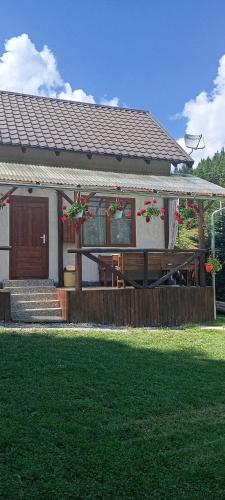 Bangunan di mana terletaknya rumah percutian