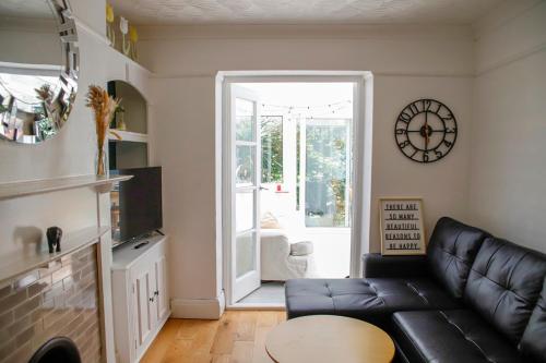 Brighton & Hove, 4 bedrooms, 5 beds, Garage photo 23