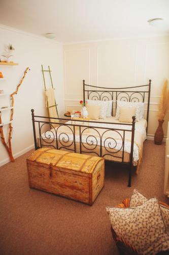 Katil atau katil-katil dalam bilik di Boho Harmony Apartment