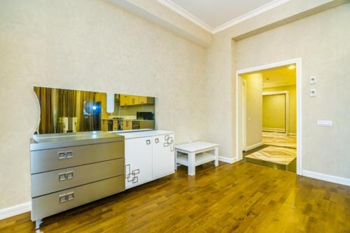 Η κουζίνα ή μικρή κουζίνα στο Luxary Home VIP Hillton
